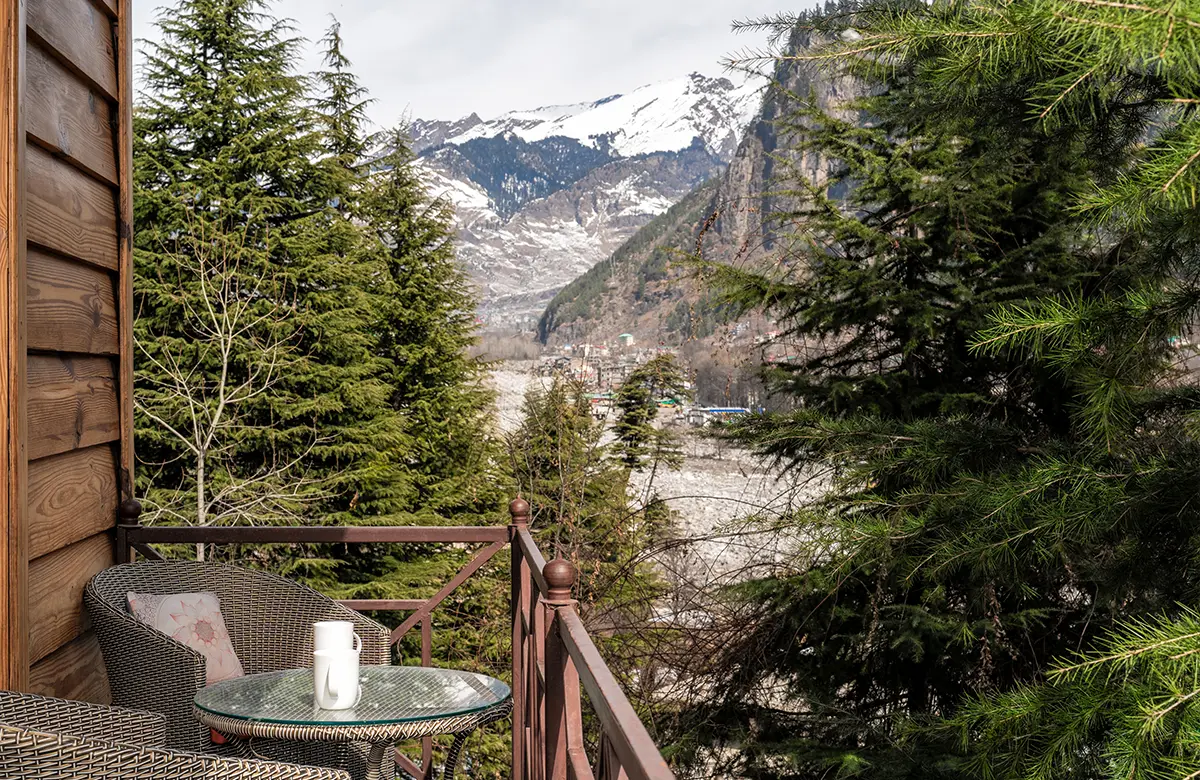 balcony-view-from-nook-shobla-pine-chalet-manali