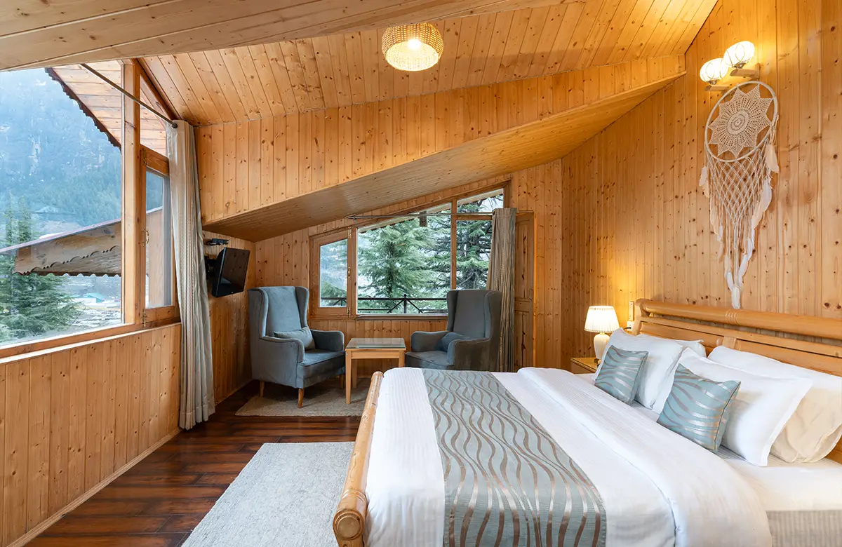 luxury-attic-room-in-manali