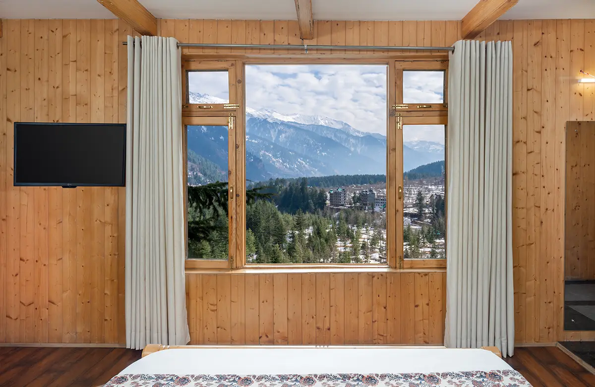 view-from-the-nook-pine-chalet-manali